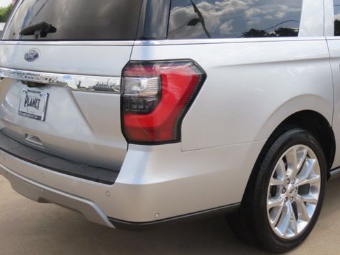 Used 2018 Ford Expedition Max Limited w/ Equipment Group 302A RWD image 10