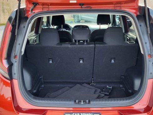 Used 2024 Kia Soul LX w/ Option Group 015 image 4