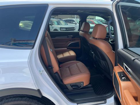 Used 2025 Kia Telluride SX Prestige X-Line AWD/4WD image 14
