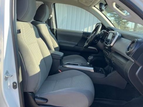 Used 2023 Toyota Tacoma SR5 w/ Technology Package AWD/4WD image 31