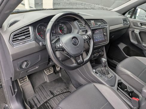 Used 2021 Volkswagen Tiguan SE R-Line FWD image 11