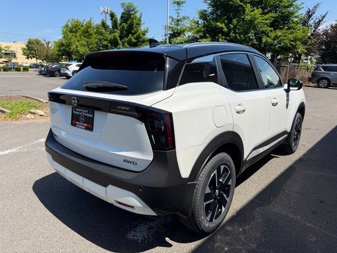 Used 2026 Nissan Kicks SV AWD/4WD image 6