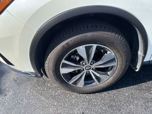 Certified 2024 Nissan Murano SV image 12