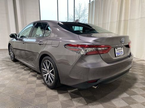 Used 2022 Toyota Camry XLE image 5