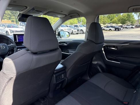 Used 2025 Toyota RAV4 XLE FWD image 16