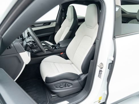 Certified 2026 Porsche Cayenne S image 5