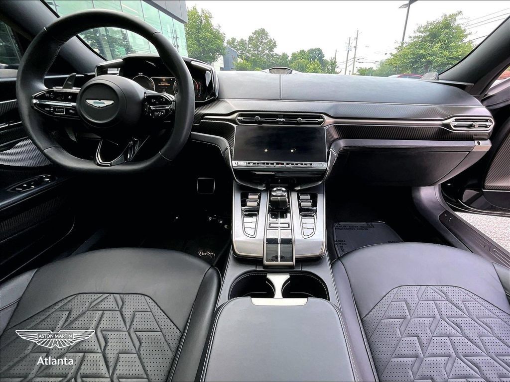 Used 2025 Aston Martin Vanquish RWD image 13