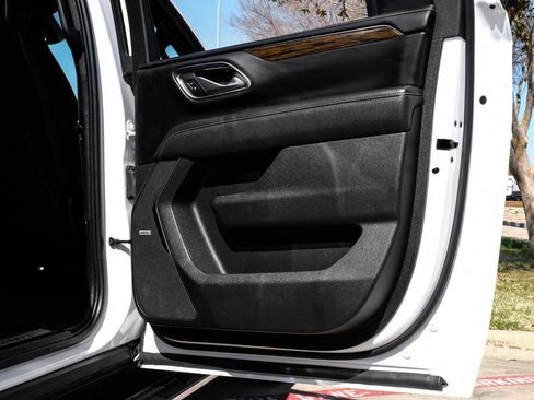 Used 2023 Chevrolet Suburban Premier image 50