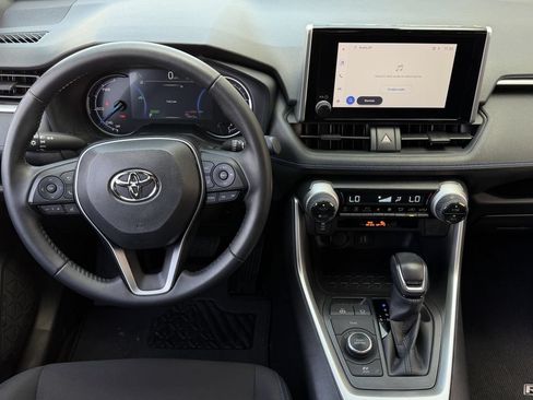 Used 2025 Toyota RAV4 SE AWD/4WD image 13