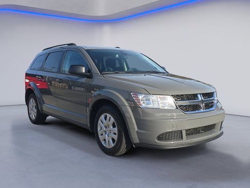 Used 2019 Dodge Journey SE image 6