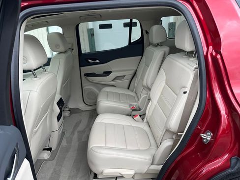 Used 2022 GMC Acadia Denali w/ Denali Ultimate Package FWD image 29