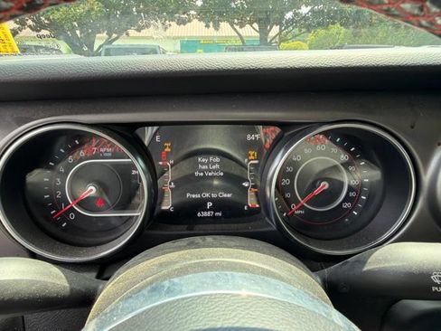 Used 2022 Jeep Gladiator Rubicon w/ Trailer Tow Package AWD/4WD image 21