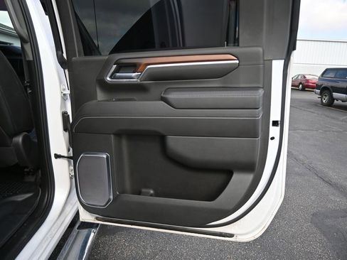 Used 2024 GMC Sierra 3500 Denali w/ Denali Reserve Package image 23