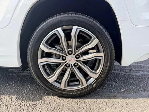 Used 2019 GMC Terrain Denali w/ Advanced Safety Package AWD/4WD image 12
