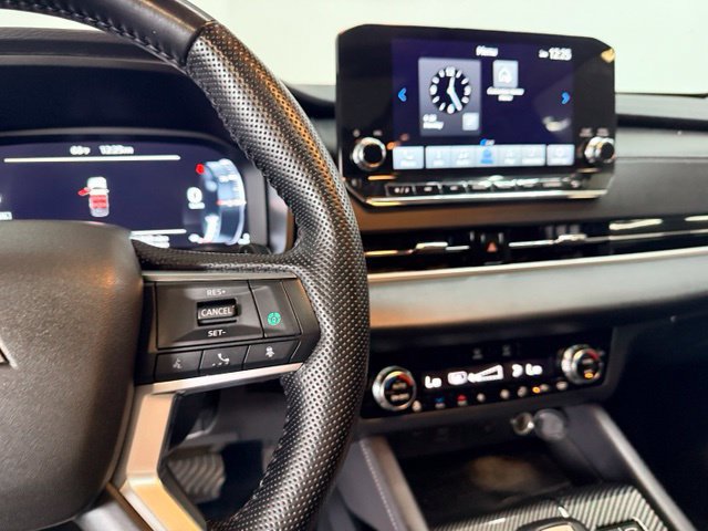 Used 2025 Mitsubishi Outlander 4WD Plug-In Hybrid image 23