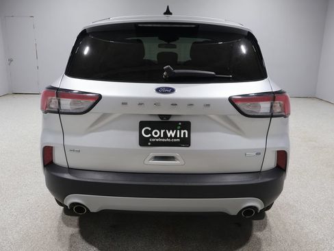 Used 2020 Ford Escape SE AWD/4WD image 3