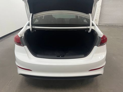 Used 2018 Hyundai Elantra SEL FWD image 24
