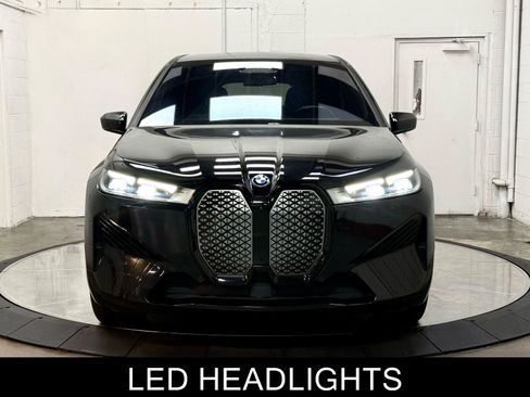 Used 2024 BMW iX xDrive50 w/ Sport Package AWD/4WD image 3