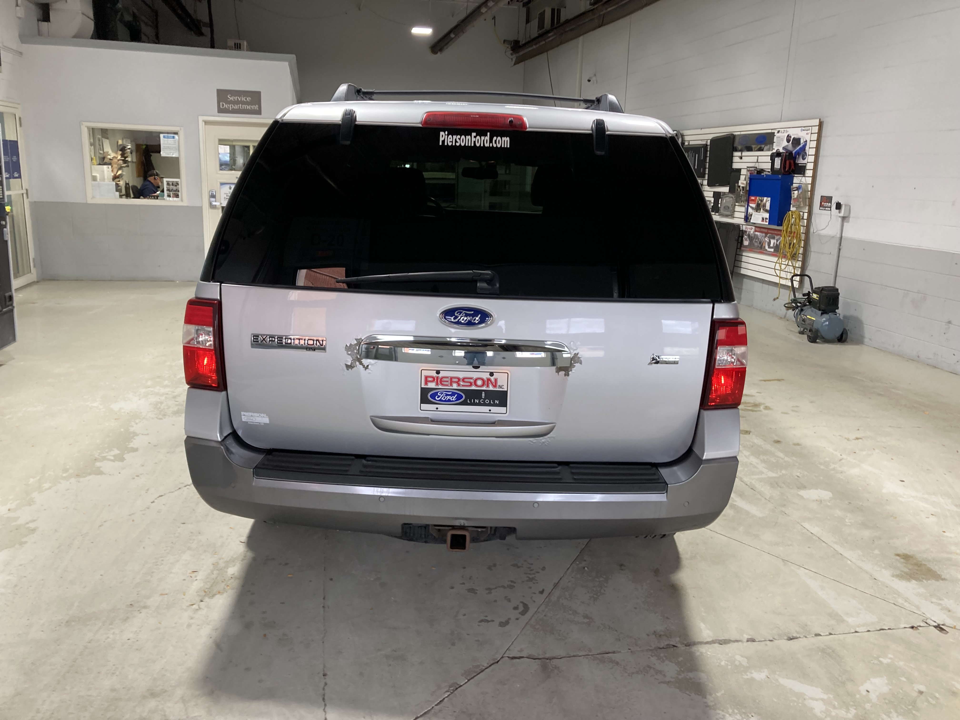 Used 2011 Ford Expedition XLT w/ 202A Rapid Spec Order Code AWD/4WD image 16