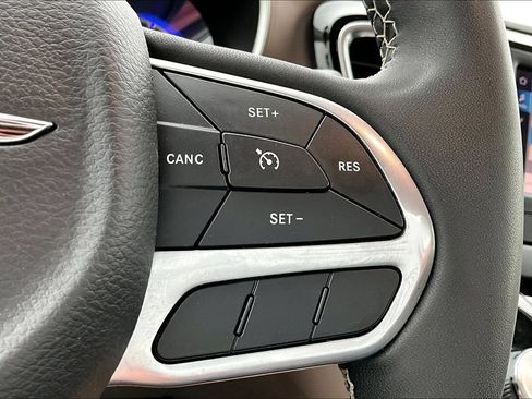 Used 2023 Chrysler Voyager LX FWD image 17
