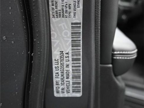 New 2025 Jeep Grand Cherokee L Laredo image 15