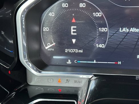 Certified 2026 GMC Sierra 1500 SLT RWD image 34