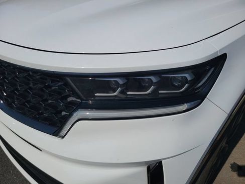 Certified 2023 Kia Sorento SX FWD image 10
