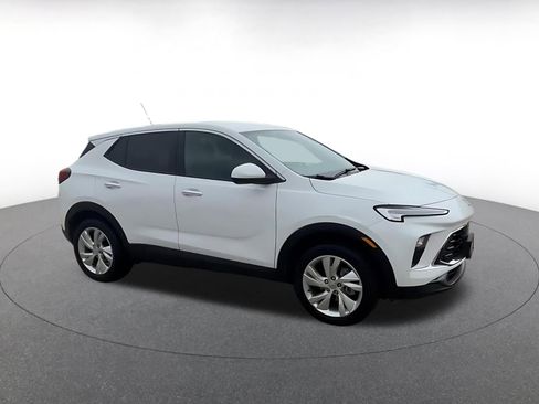 Used 2025 Buick Encore GX Preferred FWD image 2