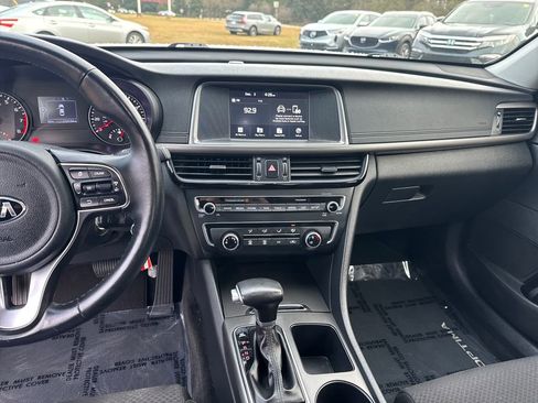 Used 2018 Kia Optima S w/ Panoramic Sunroof Package image 21