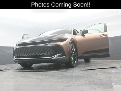 Used 2023 Toyota Crown Platinum AWD/4WD image 19