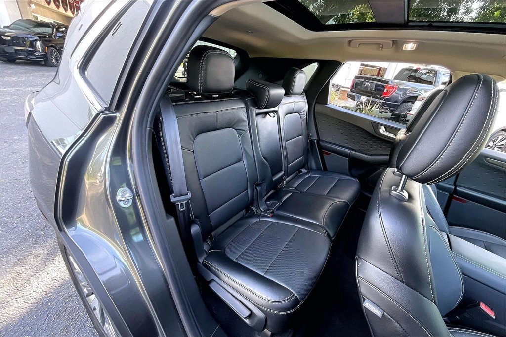 Used 2020 Ford Escape Titanium FWD image 15