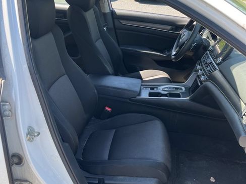 Used 2018 Honda Accord Hybrid image 6