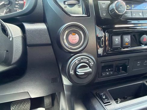 Used 2021 Nissan Titan PRO-4X w/ Pro-4x Convenience Package AWD/4WD image 29