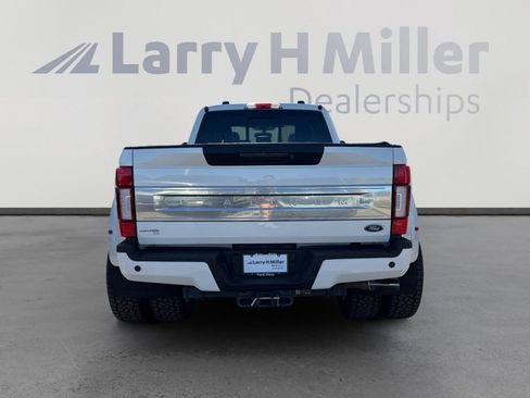 Used 2022 Ford F350 Platinum w/ FX4 Off-Road Package image 4