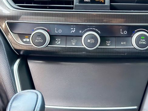 Used 2018 Honda Accord Sport image 27