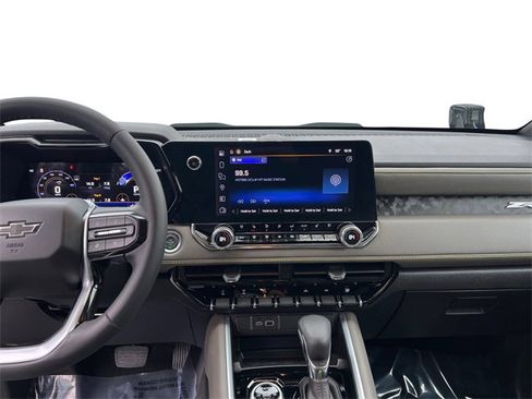 Used 2025 Chevrolet Colorado ZR2 w/ Technology Package image 14