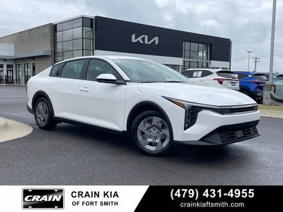 New 2025 Kia K4 LX