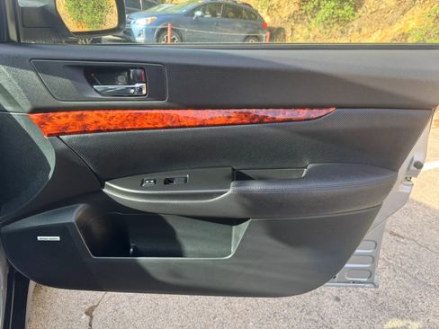 Used 2012 Subaru Outback 3.6R Limited image 20