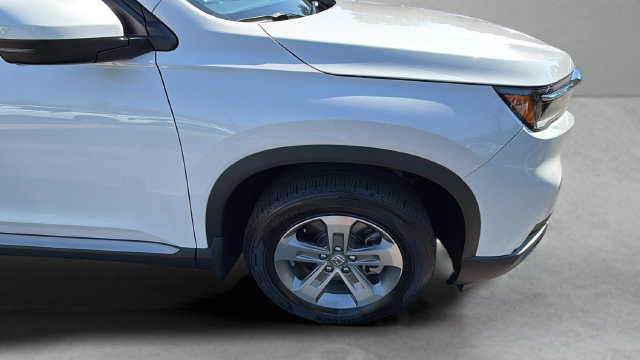 Used 2025 Honda Pilot EX-L image 40