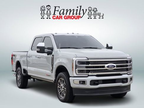 Used 2026 Ford F250 Platinum w/ Platinum Plus Package image 2