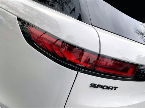 Used 2024 Land Rover Range Rover Sport Dynamic SE image 31