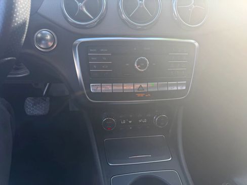 Used 2018 Mercedes-Benz GLA 250 4MATIC w/ Premium Package image 15