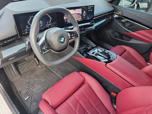 Certified 2025 BMW 530i RWD image 10