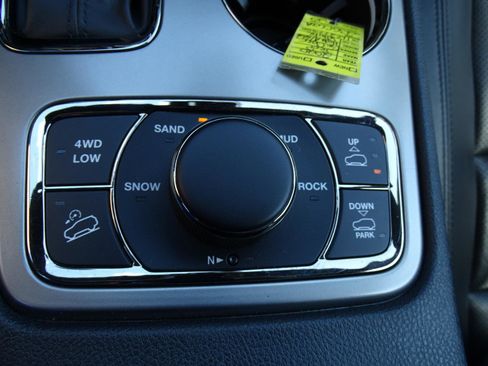 Used 2020 Jeep Grand Cherokee High Altitude image 26