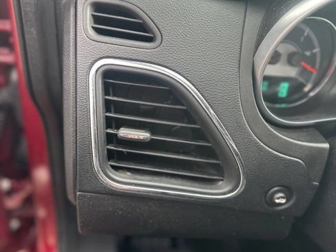 Used 2011 Chrysler 200 Touring image 13