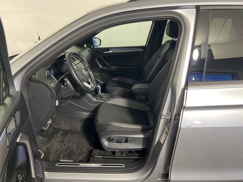 Used 2023 Volkswagen Tiguan SE R-Line image 17