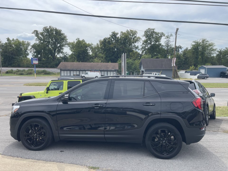 Used 2021 GMC Terrain SLE w/ Driver Convenience Package FWD image 8