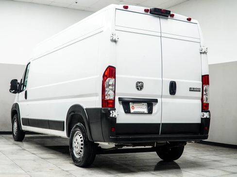 Used 2024 RAM ProMaster 2500 w/ Convenience Group FWD image 10