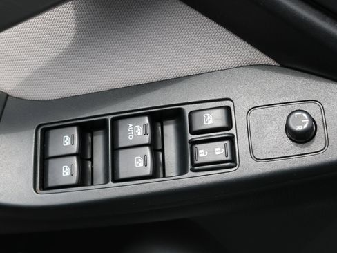 Used 2015 Subaru Forester 2.5i w/ Alloy Wheel Package image 14