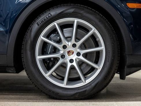 Used 2025 Porsche Cayenne S AWD/4WD image 19